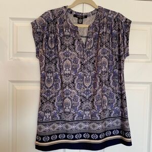 89th and Madison V-Neck Blouse Top - Size‎ Medium - EUC